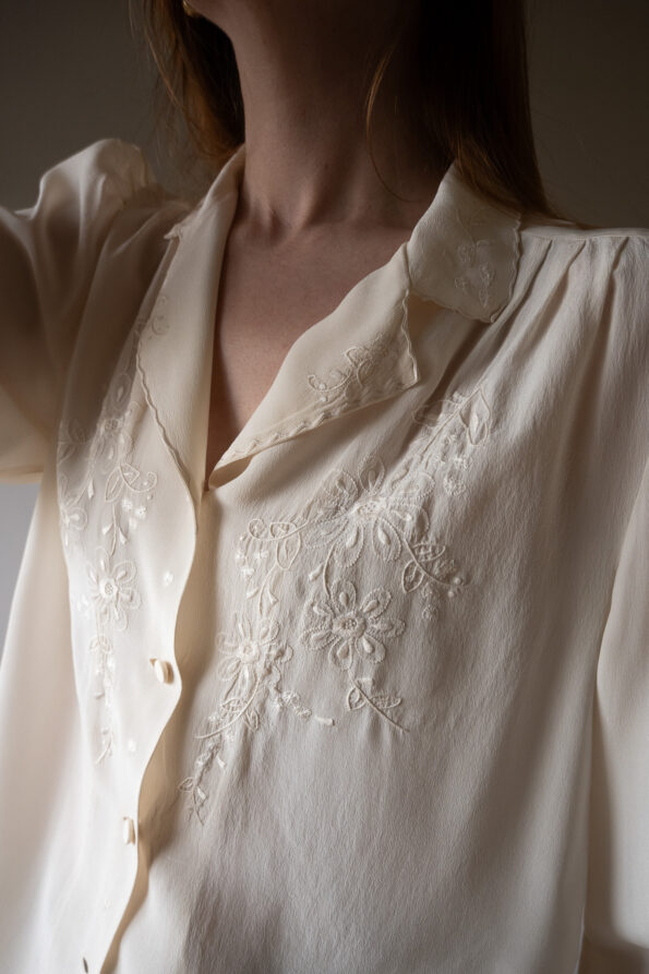 The embroidered silk ivory blouse - Size up to M - Image 5
