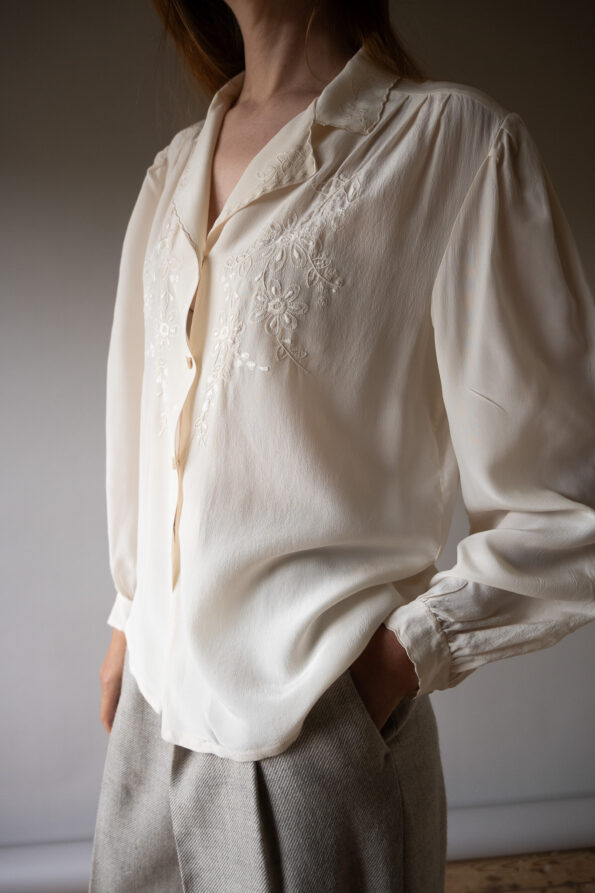 The embroidered silk ivory blouse - Size up to M - Image 6
