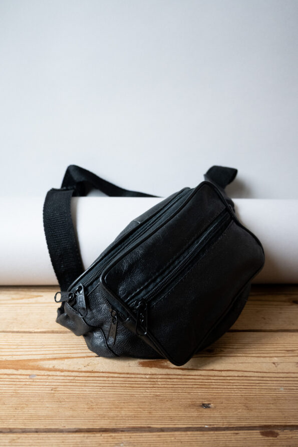 The black bum bag - Image 5