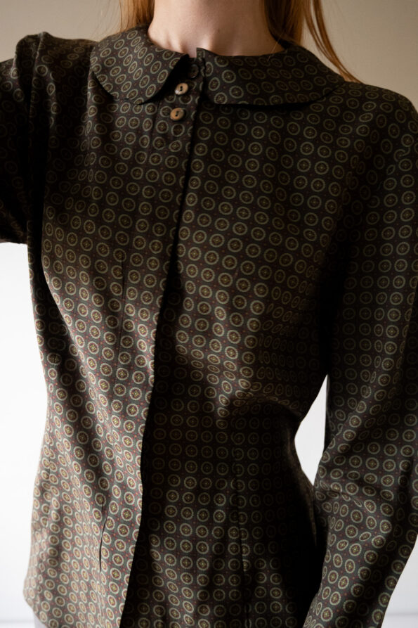The dark green printed shirt with round collar - Size up to M