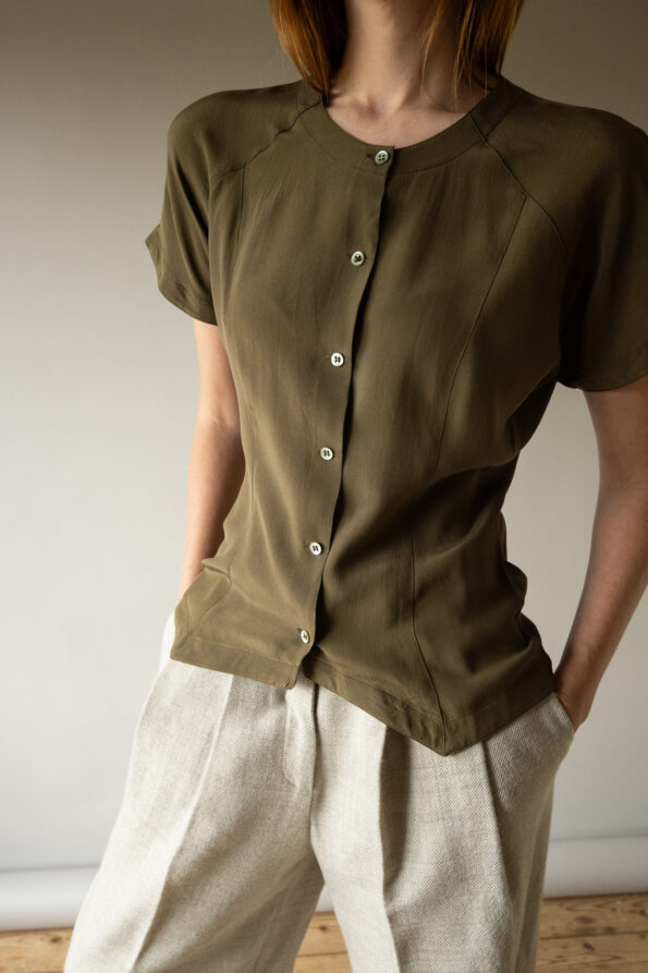 The 100% silk army green detailed top - Size up to M