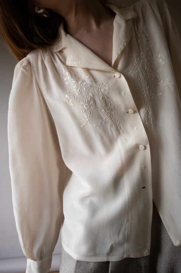 The embroidered silk ivory blouse - Size up to M