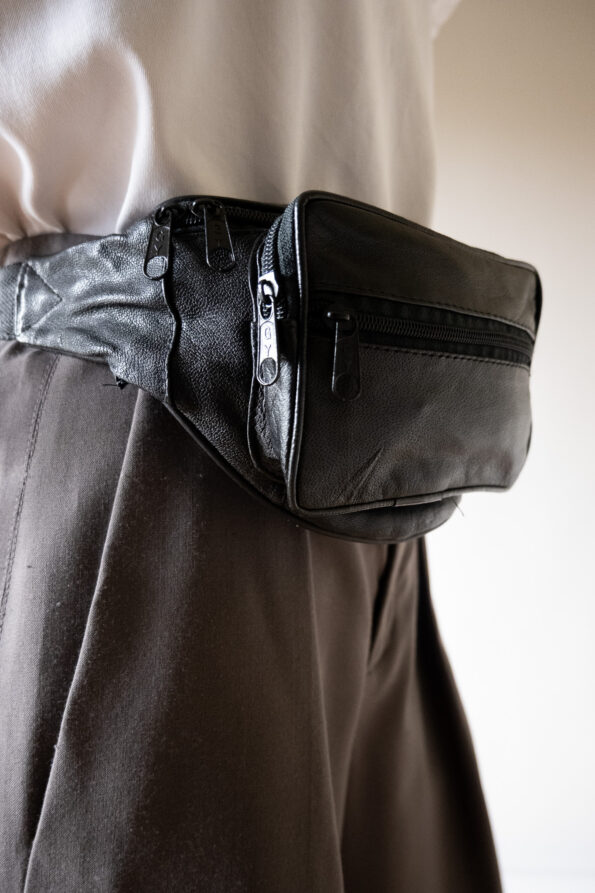 The black bum bag - Image 4