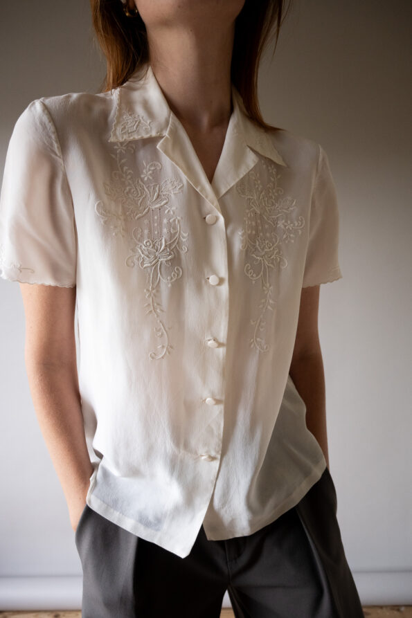 The embroidered silk short sleeve blouse - Size up to 38 - Image 2