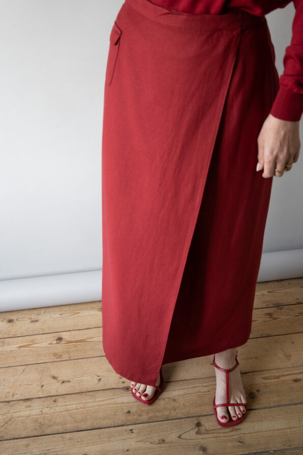 The brique red overlap skirt in linen blend - Size up to 38 - Image 4