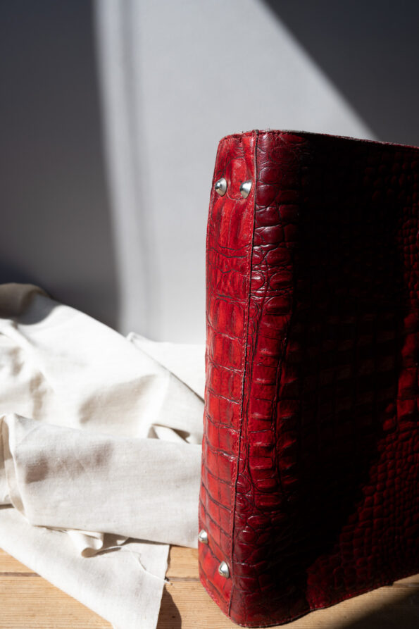 The red croc handbag - Image 4