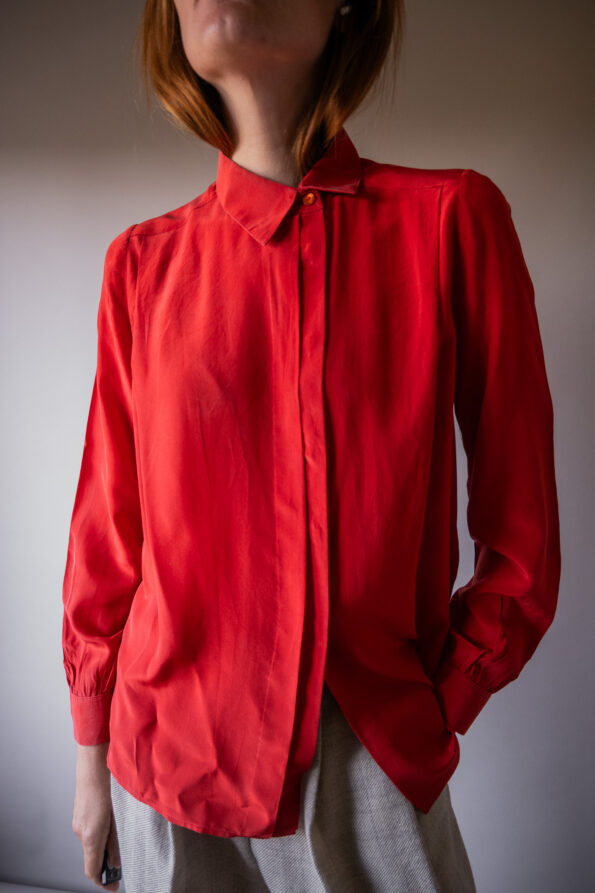 The detailed 100% silk red blouse - Size up to 36