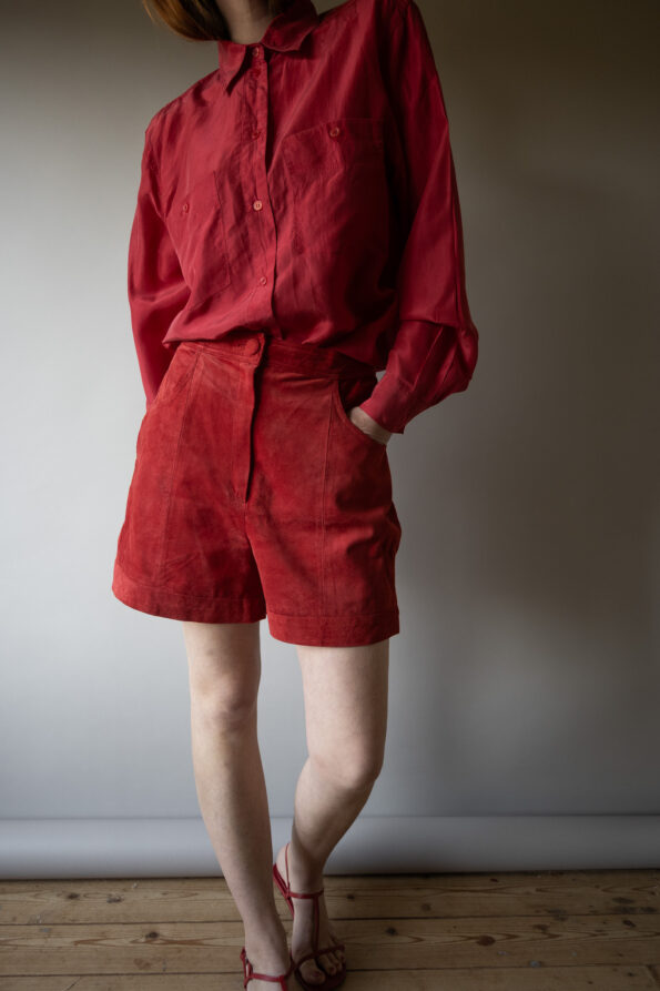 The red 100% suede short - Size up to 36 - Image 4