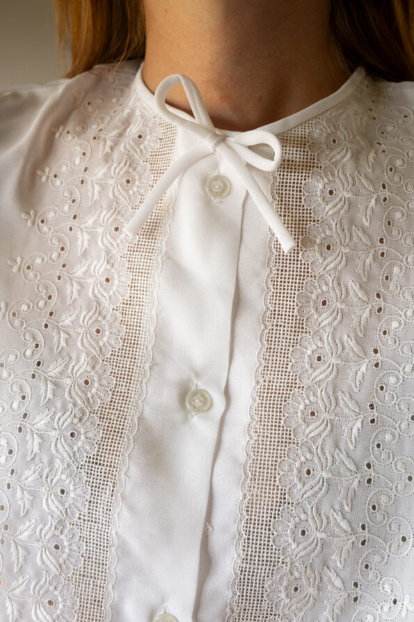 The embroidered 1950’s blouse - Size up to S