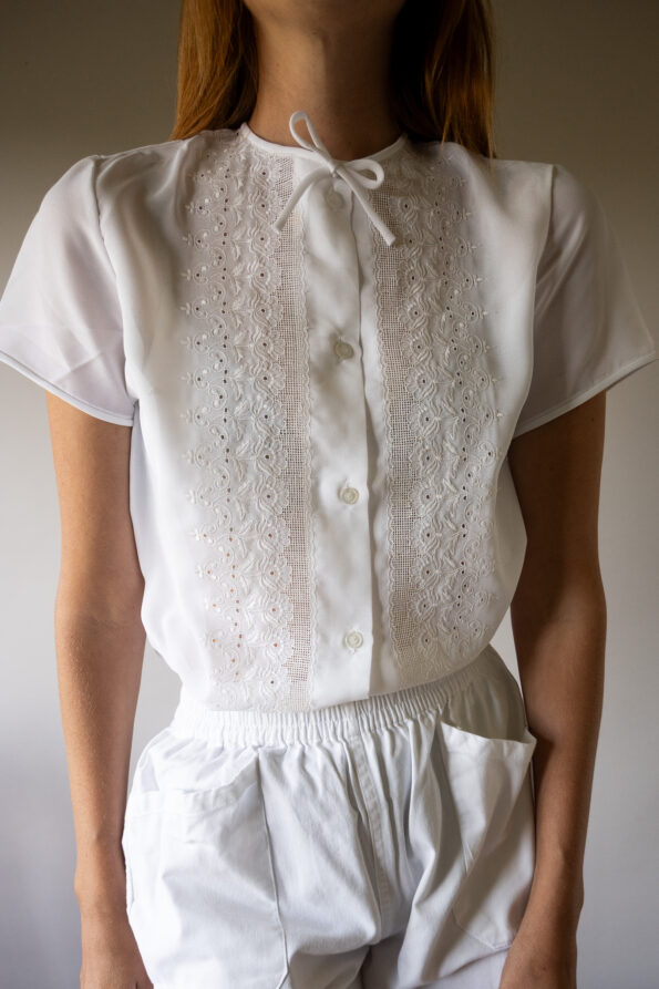 The embroidered 1950’s blouse - Size up to S - Image 3