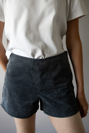 The suede short in dark navy - Size up to M