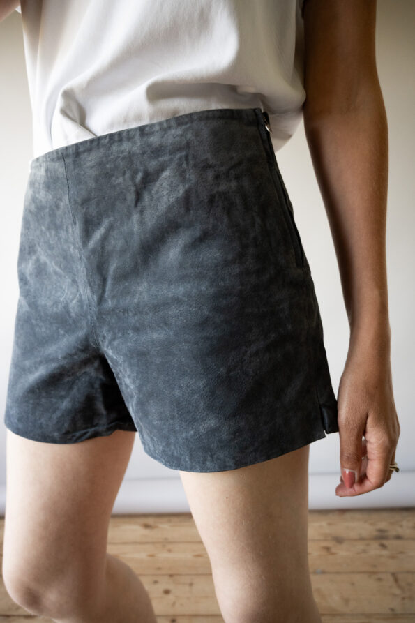 The suede short in dark navy - Size up to M - Image 5