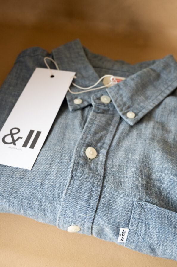The classic LEVI’s denim shirt - Size up to M - Image 7