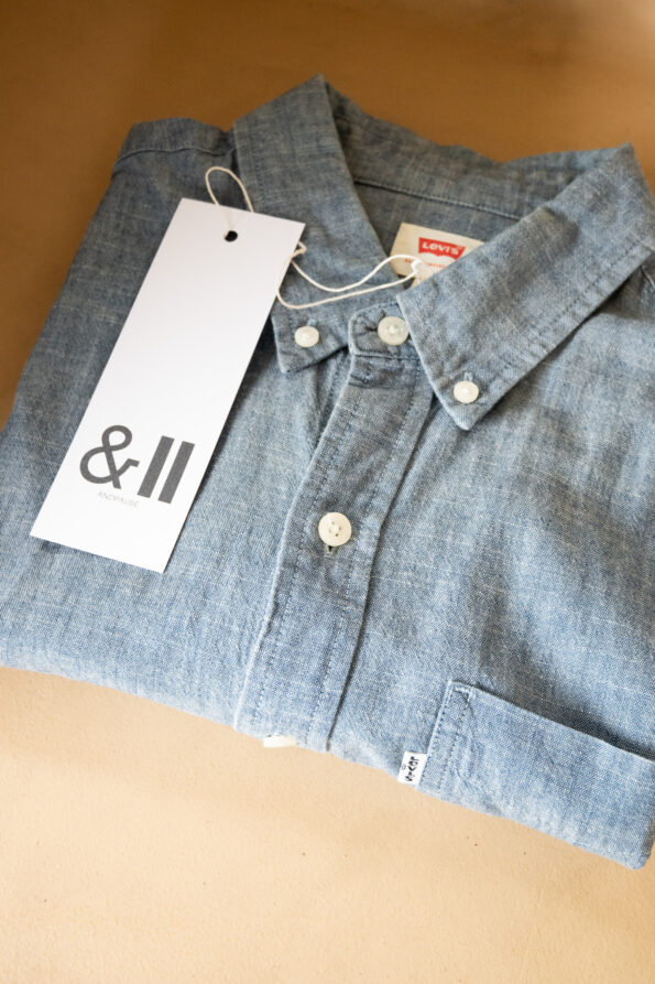 The classic LEVI’s denim shirt - Size up to M - Image 8