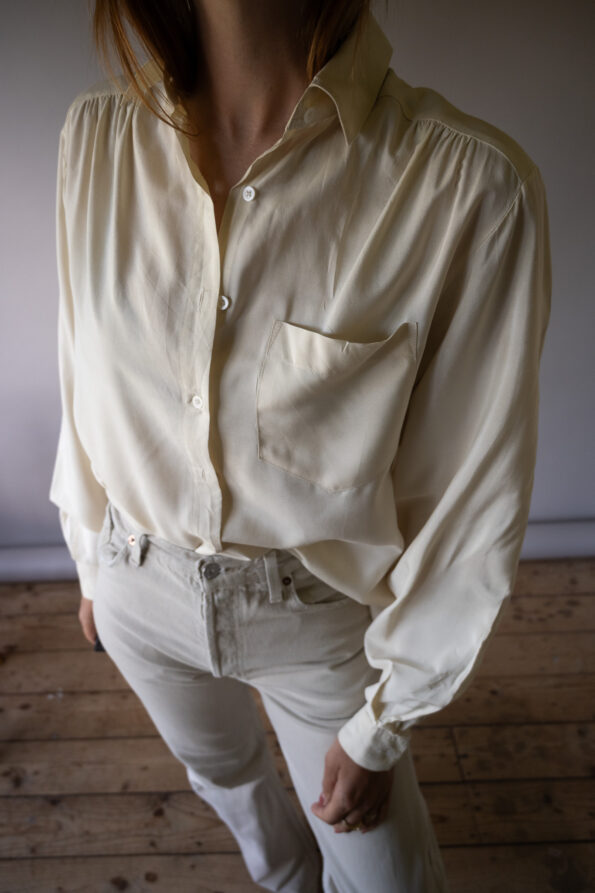 The off white 100% silk shirt - Size up to M - Image 3