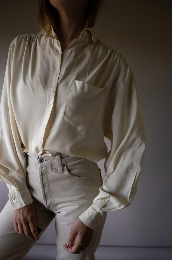 The off white 100% silk shirt - Size up to M - Image 5