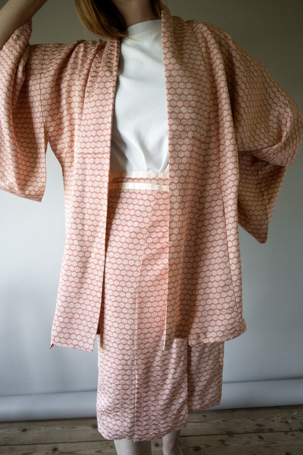 The 100% silk kimono - One size fits all - Image 9