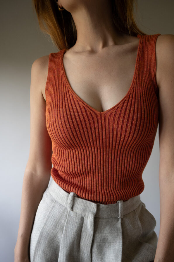 The rib knitted V top by MARELLA - Size up to 36