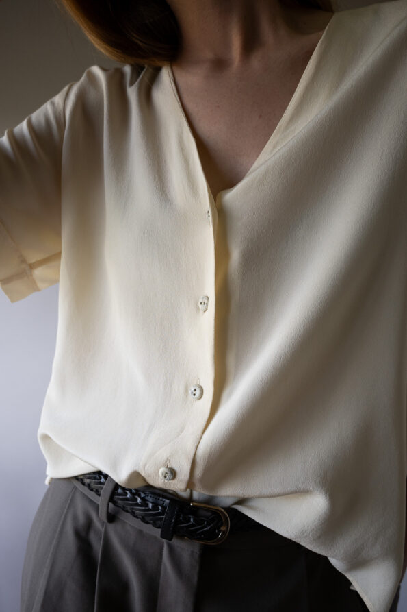 The marble button cream 100% silk top - Size up to 38 - Image 3