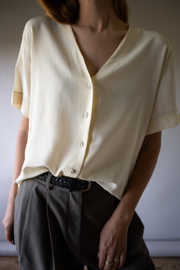 The marble button cream 100% silk top - Size up to 38 - Image 4