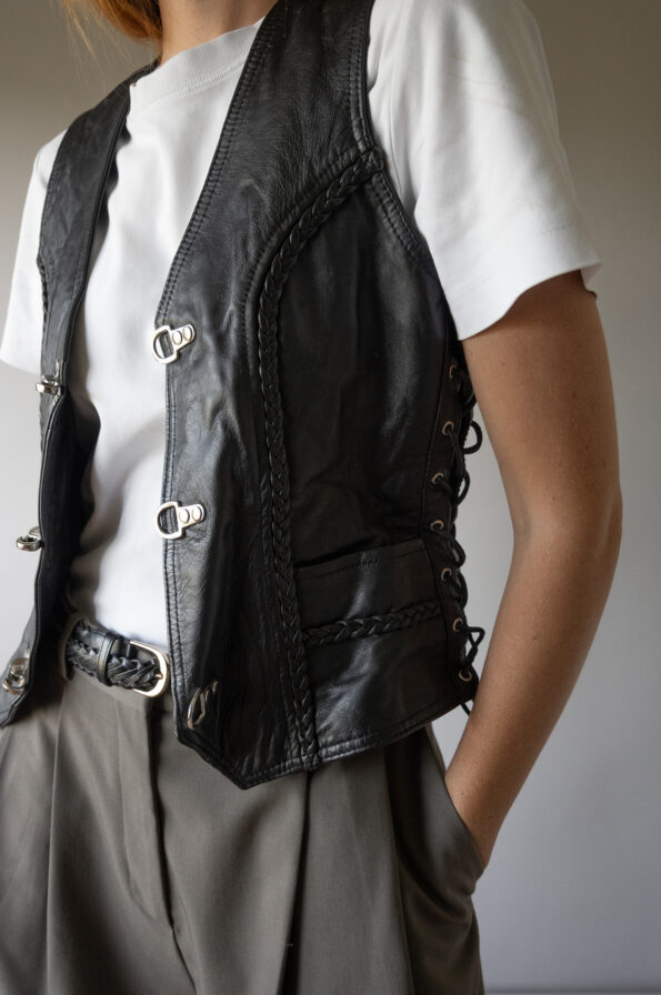 The hook and eye leather waistcoat - Size up to S - Image 3
