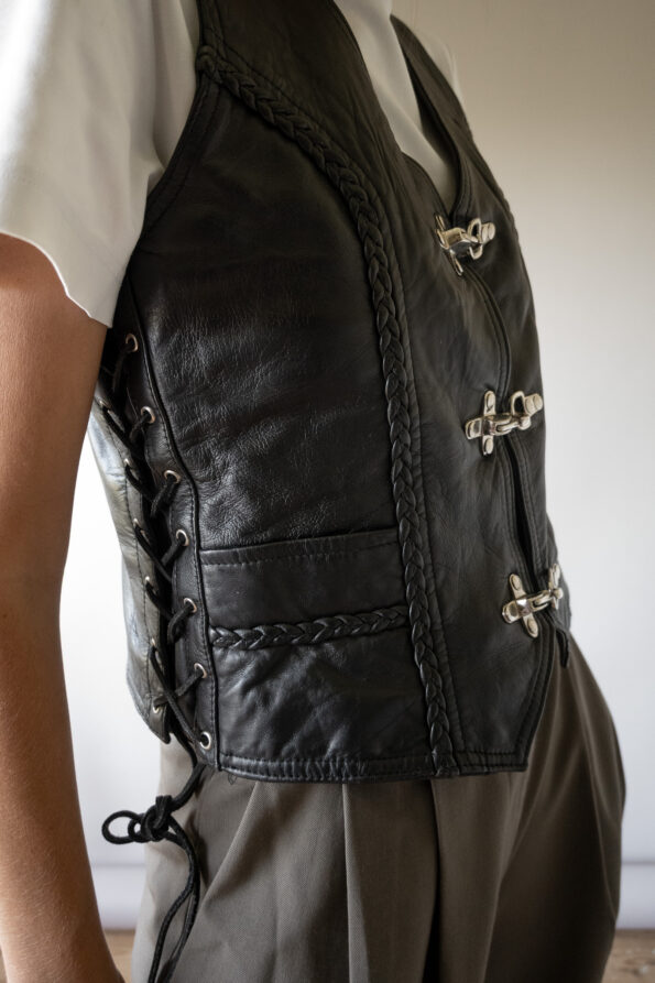 The hook and eye leather waistcoat - Size up to S - Image 7