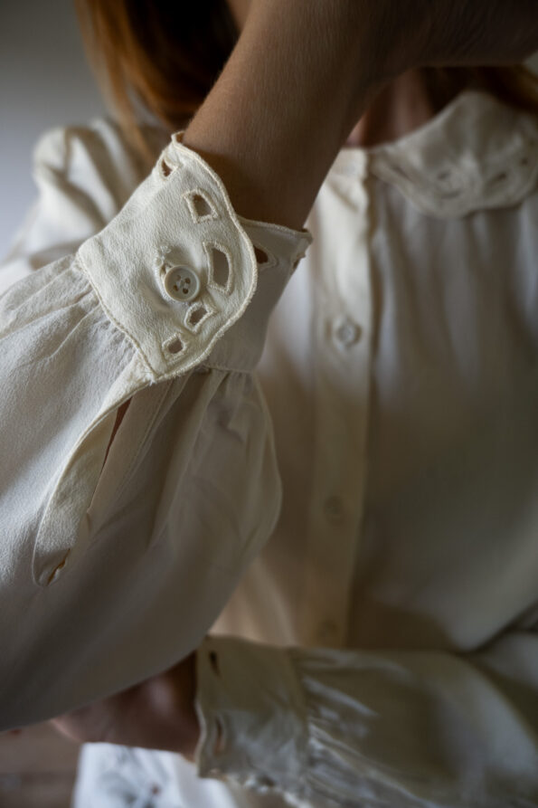 The openwork 100% silk blouse - Size up to 38 - Image 2