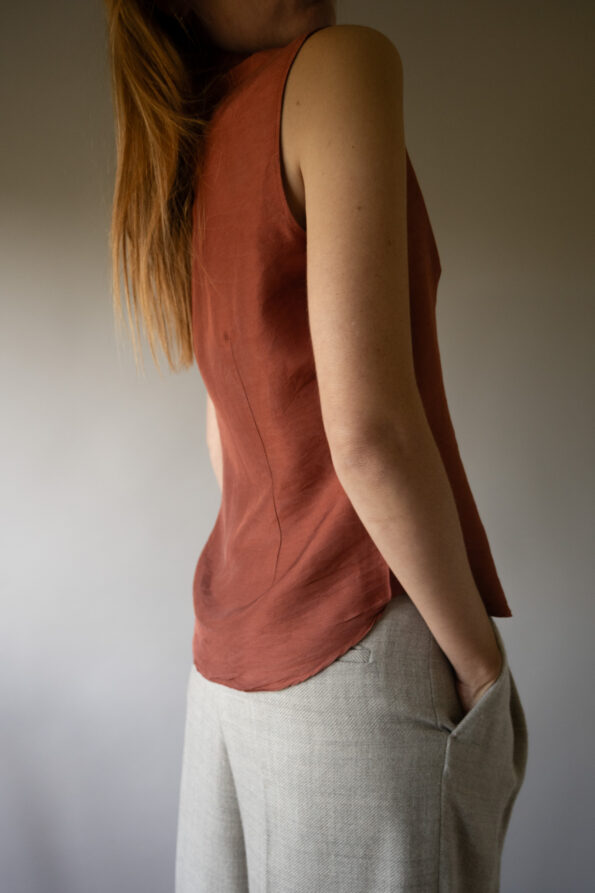 The sleeveless 100% silk brick top - Size up to 38 - Image 4