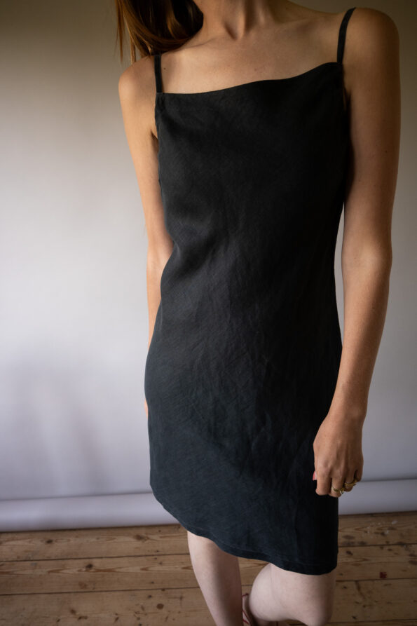 The 100% linen perfect little black summer dress - Size up to 36