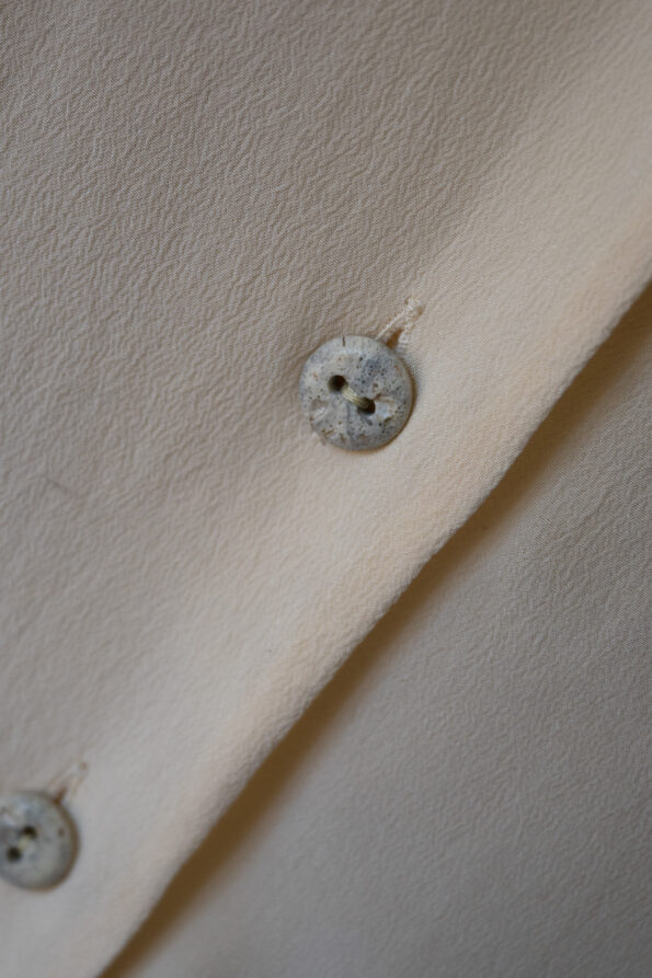 The marble button cream 100% silk top - Size up to 38 - Image 2