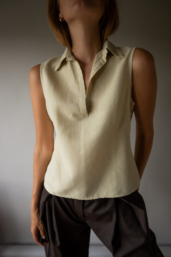 The linen v neck top - Size up to M