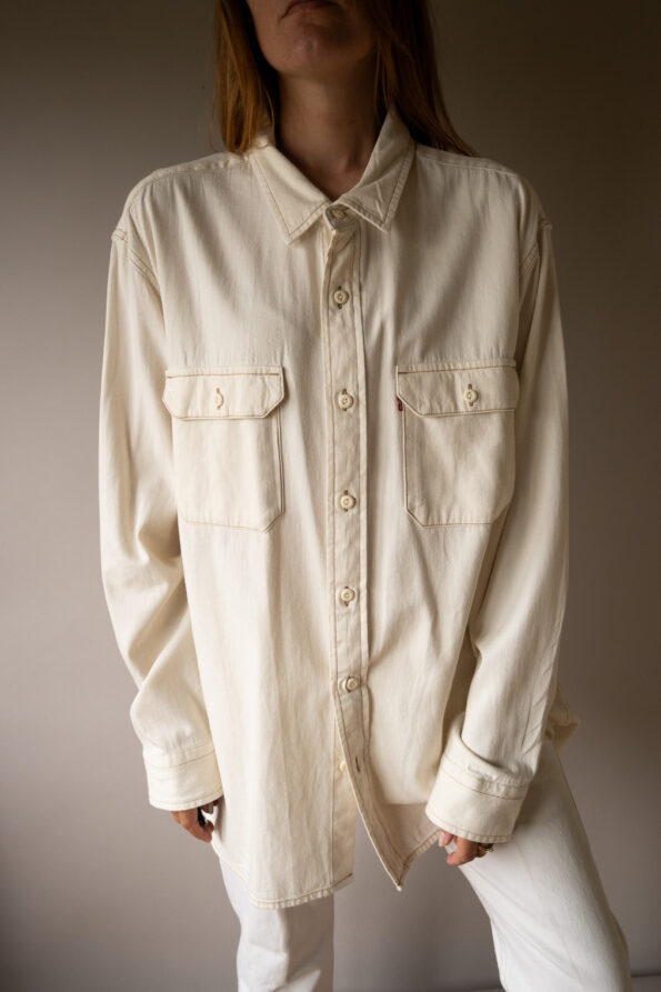 The vintage Levi’s denim shirt - Size up to L