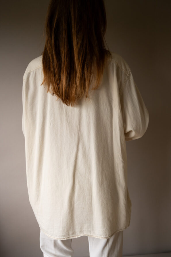 The vintage Levi’s denim shirt - Size up to L - Image 3