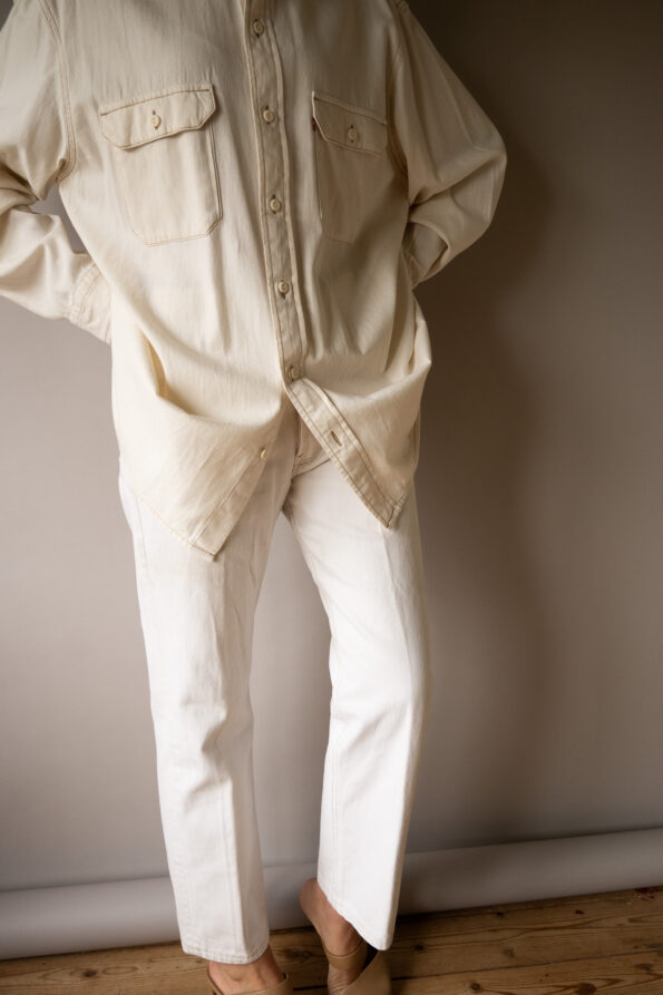 The vintage white pleated Levi’s 501 - Size 26 inch - Image 2