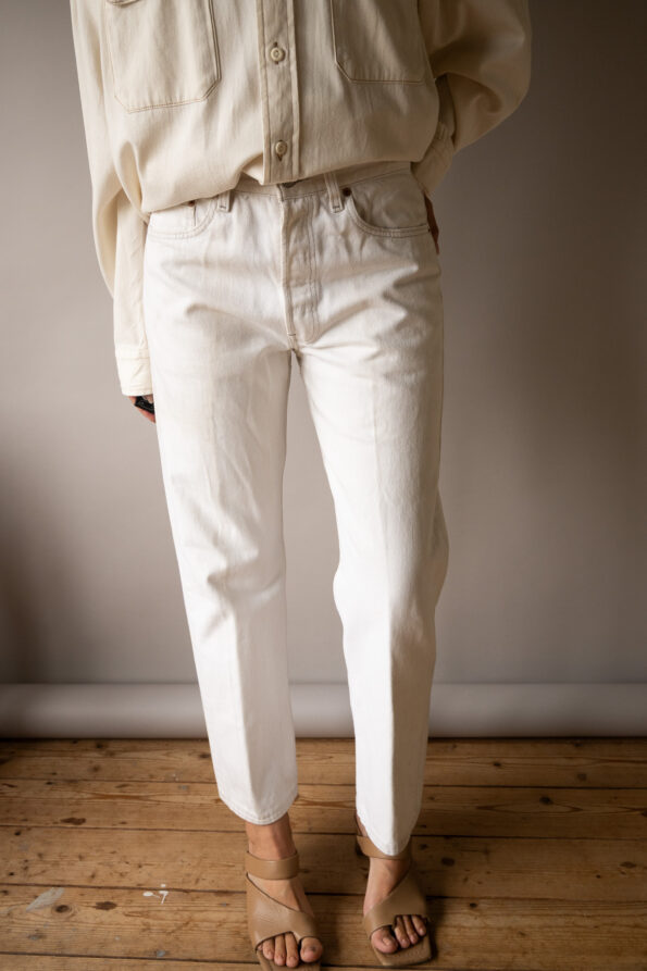 The vintage white pleated Levi’s 501 - Size 26 inch