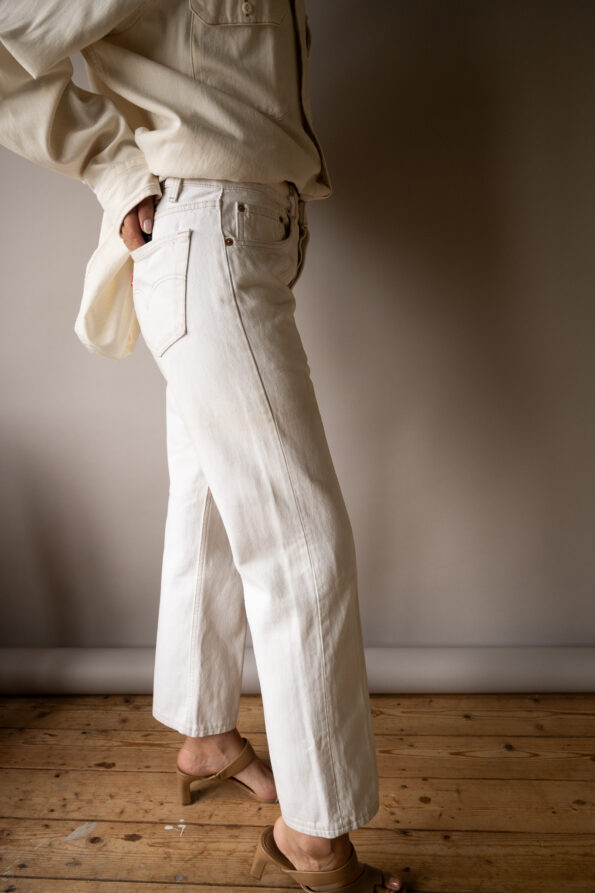 The vintage white pleated Levi’s 501 - Size 26 inch - Image 5