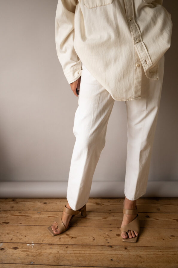 The vintage white pleated Levi’s 501 - Size 26 inch - Image 6