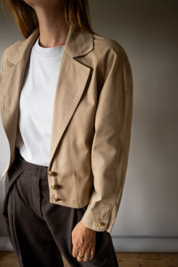 The cotton boxy jacket in beige - Size up to 40
