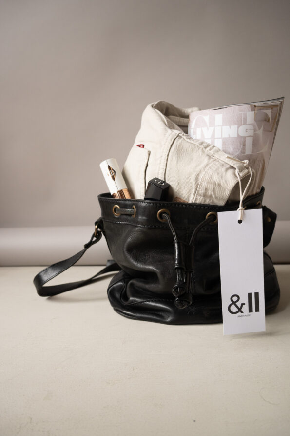 The bucket bag in 100% leather - Image 5