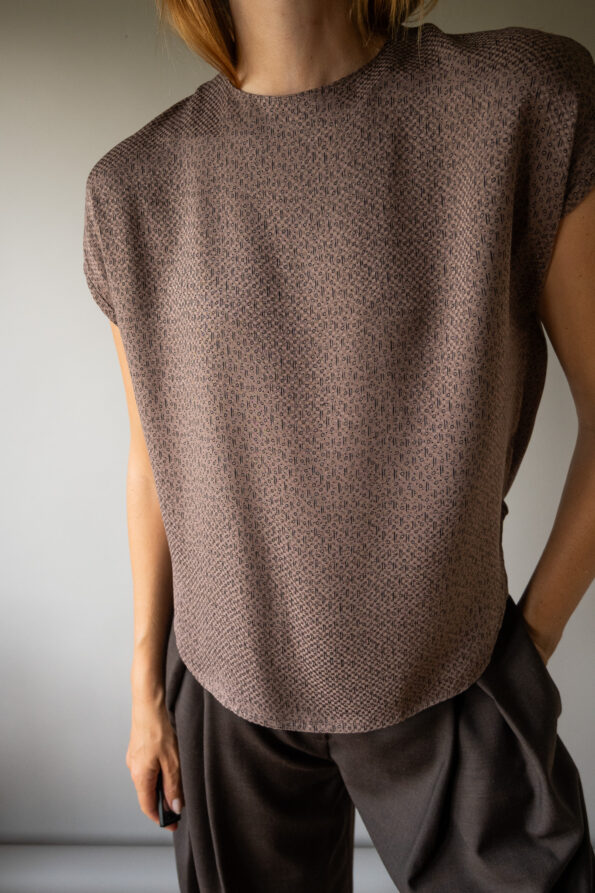 The simple and perfect brown silk top - Size up to 38 - Image 3