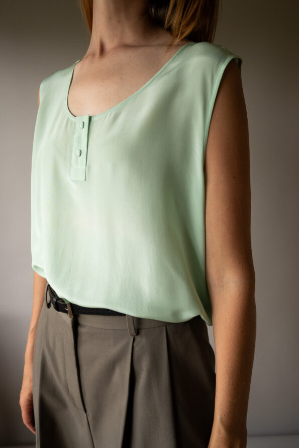 The 100% floaty silk mint green singlet - Size up to 38