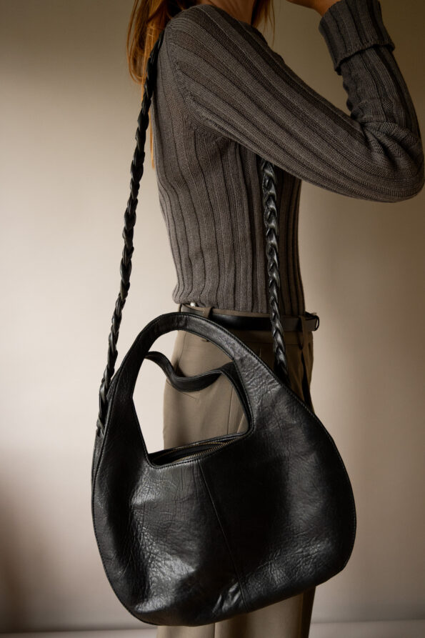 The rounded leather bag - Image 4