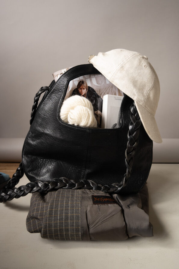 The rounded leather bag - Image 2