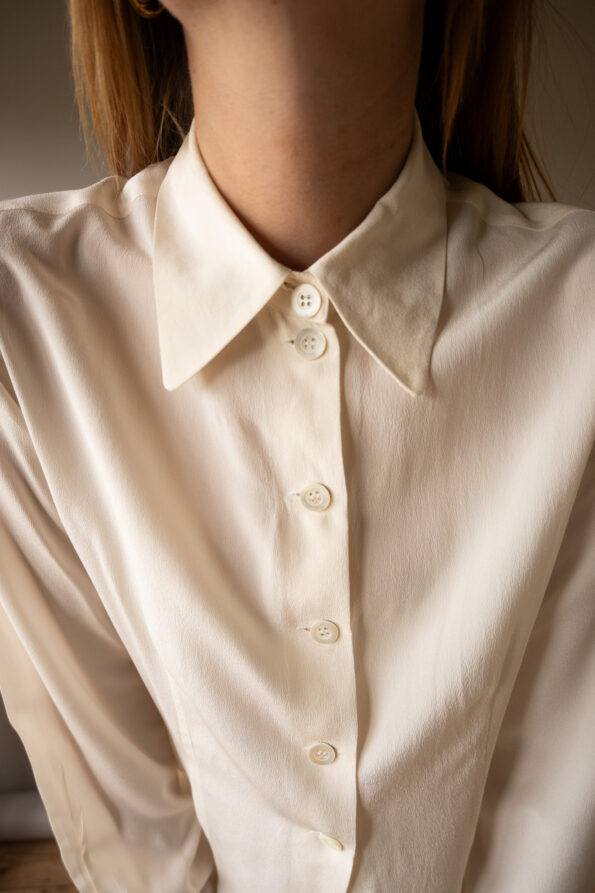 The 100% silk off white blouse - Size up to 38 - Image 5