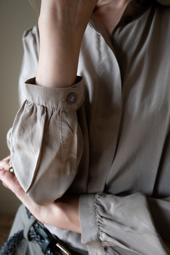 The taupe floaty silk blouse - Size up to S - Image 6