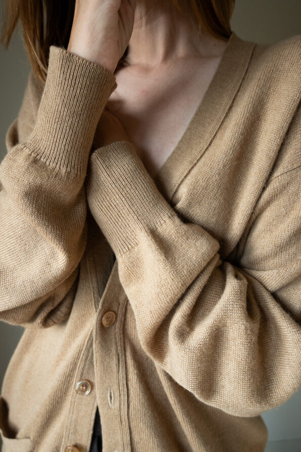 The premium quality 100% camel hair beige cardigan - Size up to M - Image 2