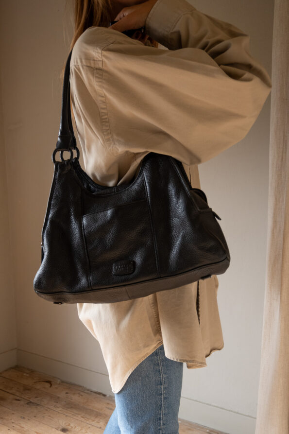 The black leather bag - Image 5