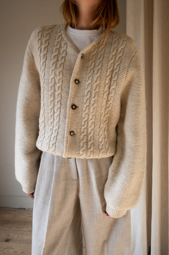 The natural wool hand knit cable cardigan - Size up to 40 - Image 4