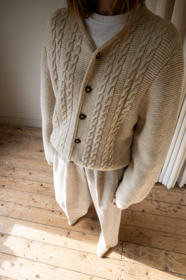 The natural wool hand knit cable cardigan - Size up to 40 - Image 5