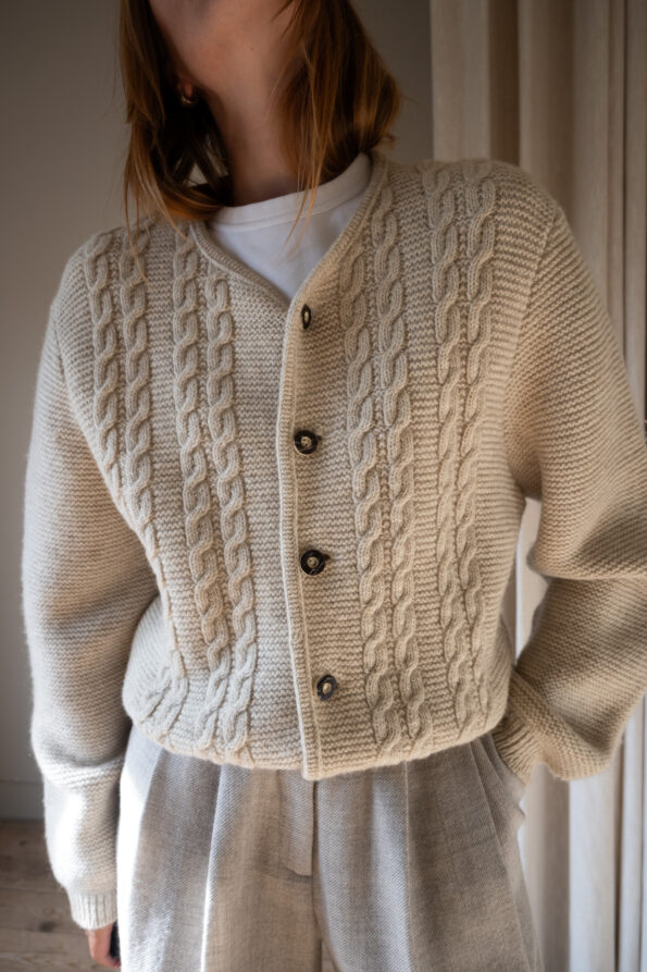 The natural wool hand knit cable cardigan - Size up to 40 - Image 2